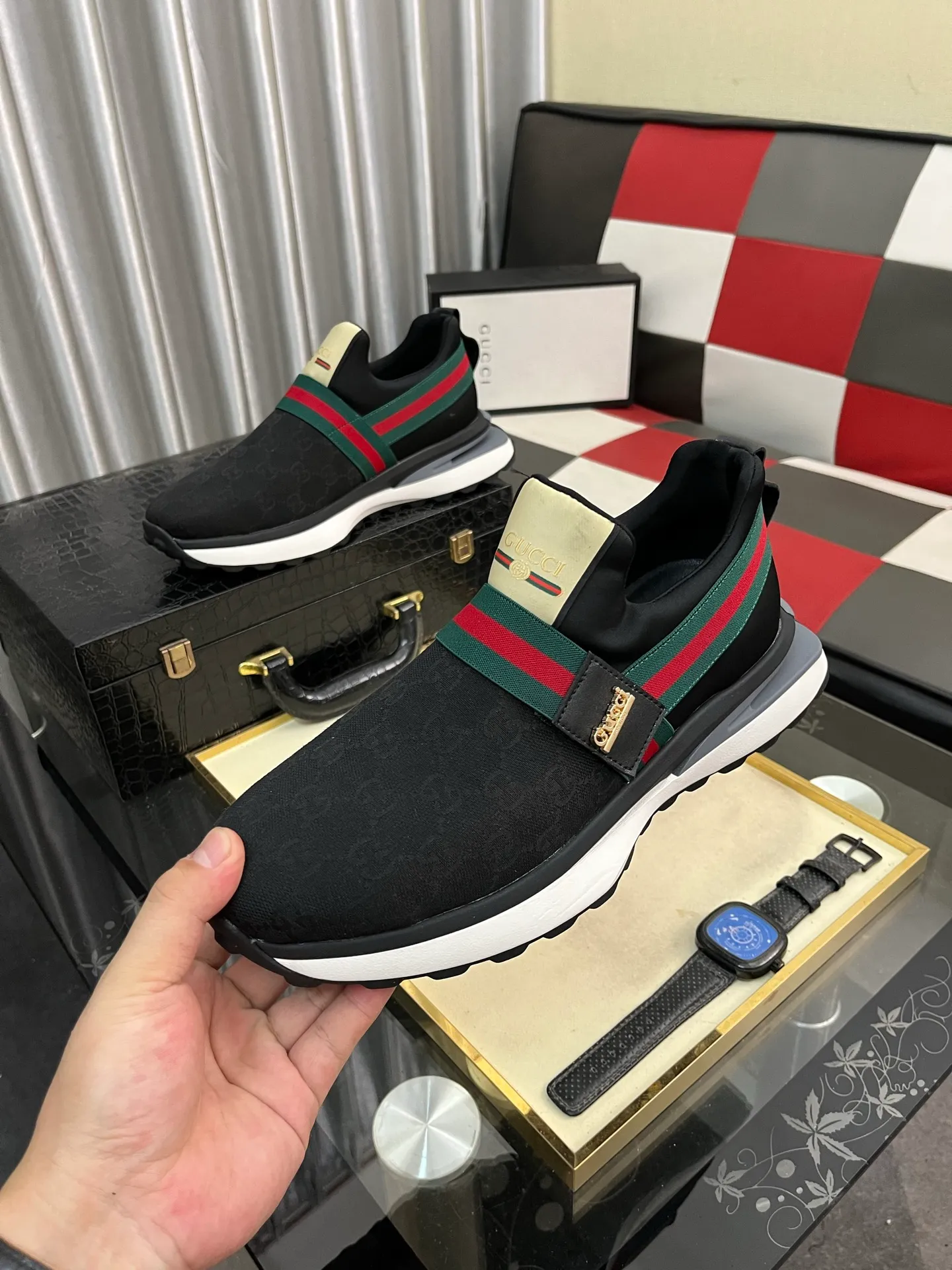 Men's shoes 💰458⌚️⌚️Gucci •Gucci original quality.~ Unique modern style sneakers. 🏃A must-have casual shoe for trendy men😍😍 Original brand imported from Italy, imported original leather, sheep lining (refuses to discolor and grind feet) Sole: Original sole provided by the original factory, French lazy style design ⚠️Fit to the feet, original quality attached, super comfortable original sole, code number: 38-443️⃣colors available